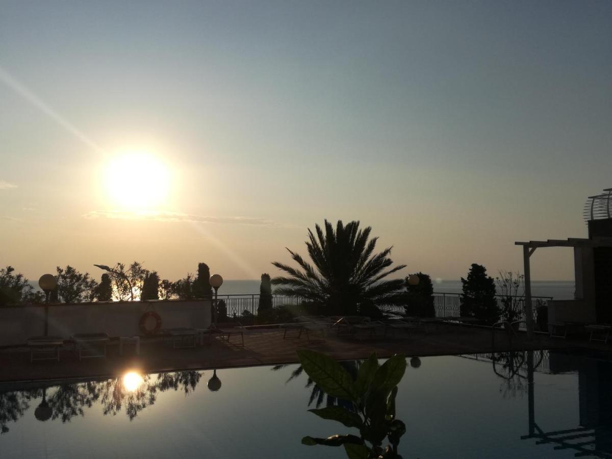 Hotel Villa Esperia Таормина Экстерьер фото
